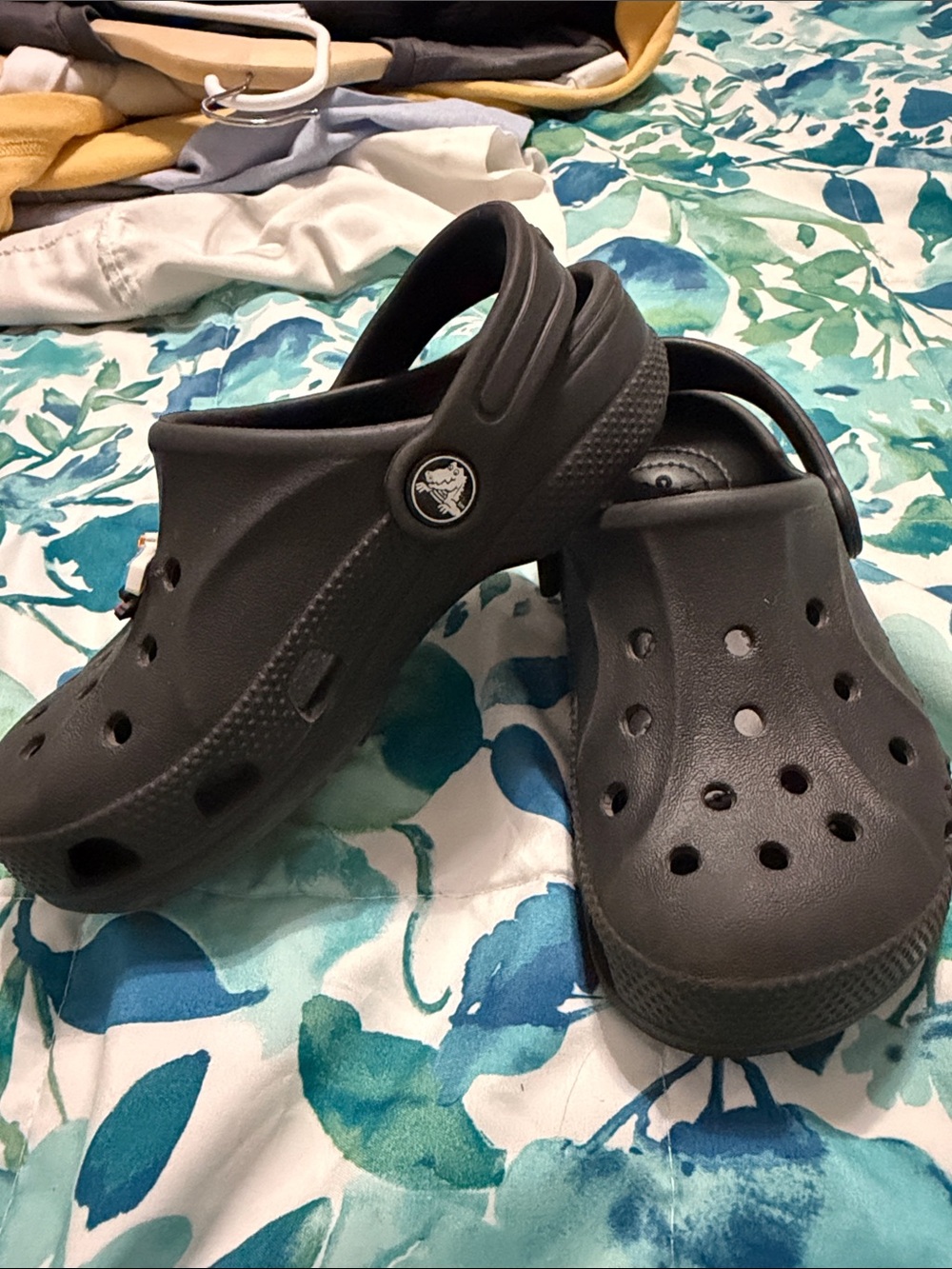 CROCS Classic Kids Clogs in Black